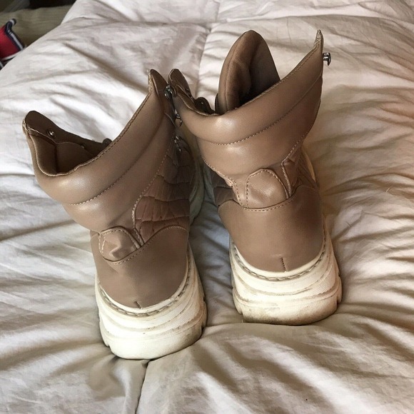 Jane Quilted Boots Tan Lace Up White Lug Soles Sz6.5 Cute Pre-Owned - Picture 10 of 10